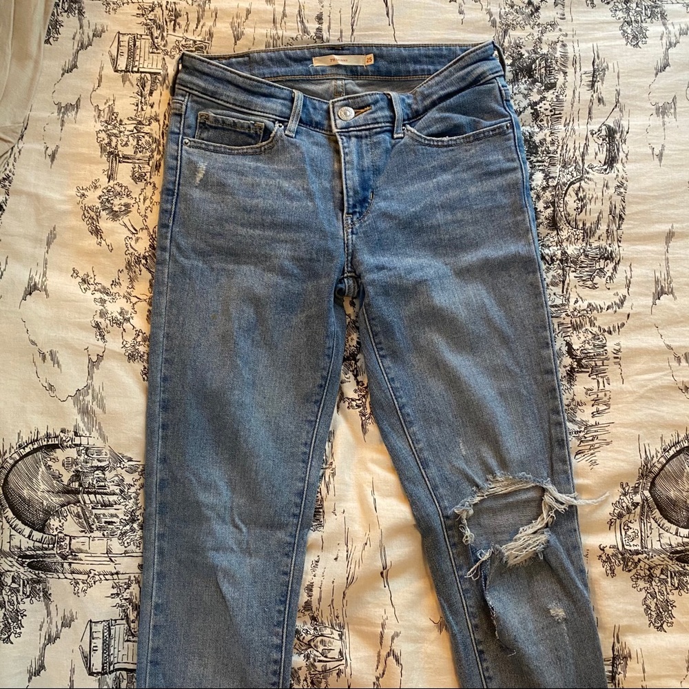 Levi’s Ripped Jeans - Picture 4 of 4